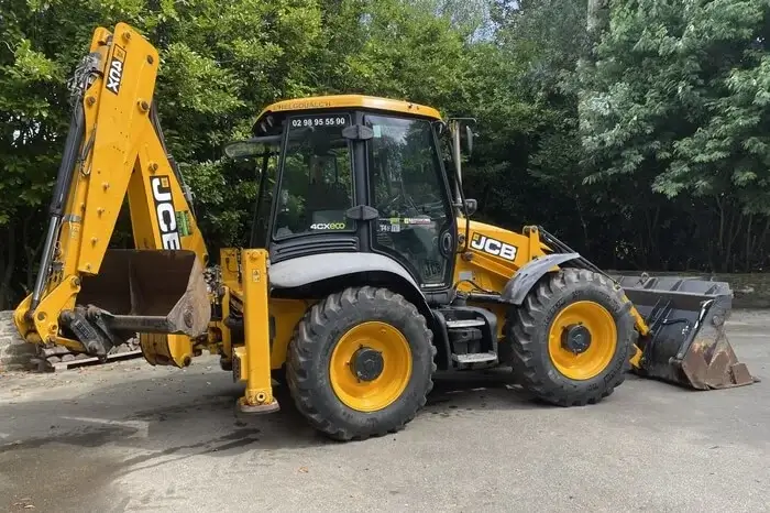 Tracto pelle JCB